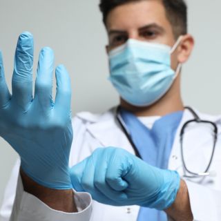 100 % ZLADENIE - vyberte si u nás rúško aj rukavice vo vašej obľúbenej farbe. Nájdete ich vo farbách : biela, modrá,...